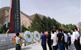“瞻仰革命先烈，弘揚(yáng)愛國(guó)精神”主題黨日活動(dòng)